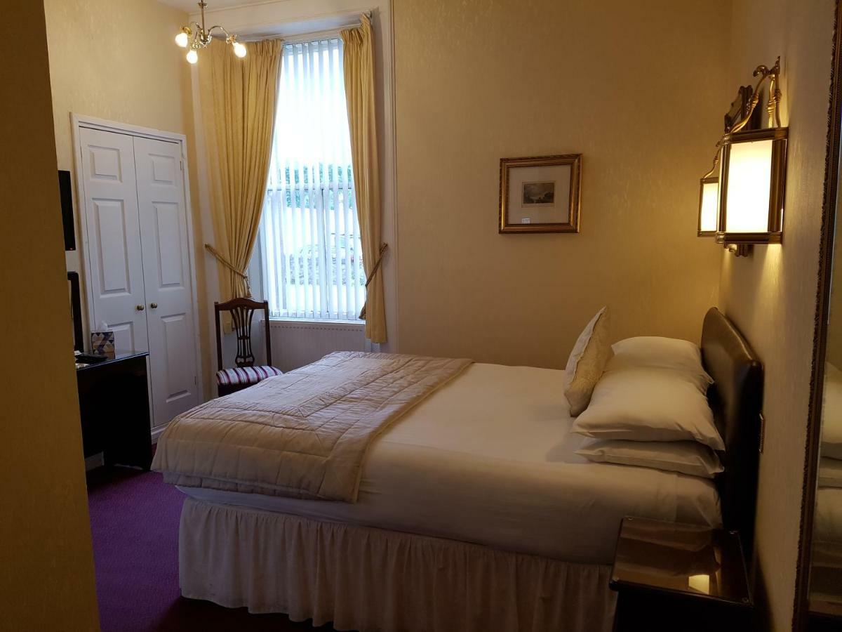 Atholl Villa Guest House Питлохри Екстериор снимка